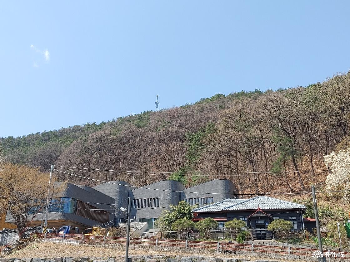 풀꽃 문학관과 문학창작 플랫폼 건물