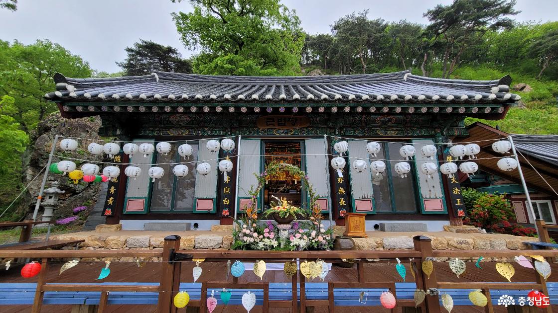 천년고찰 공주 동혈사 큰법당 전경 1.