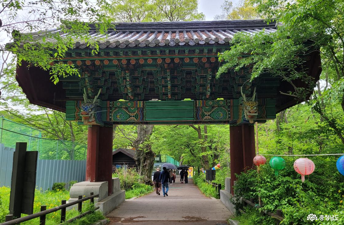 천년고찰 공주 계룡산 갑사 일주문(후면).
