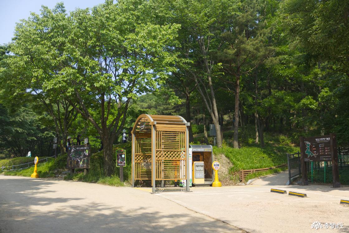 자연휴양림에서 산림박물관으로 향하는 입구