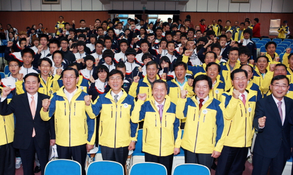8일 오후 도청 대강당에서 열린 제93회 전국체육대회 충남선수단 결단식.