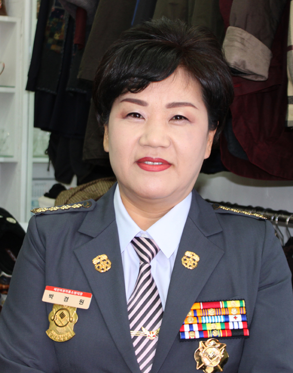 태안군여성의용소방대원 '대모' 박경원 태안군의용소방대연합회 여성회장