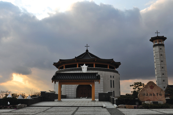 Itinerary through Chungnam that Follows the Noble Spirit Dwelling in the History of 200 Years