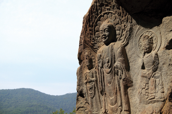 Rock cliff Buddha of Seosan