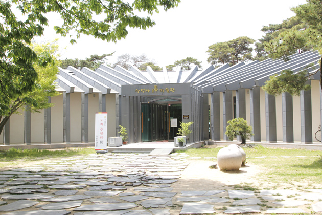 수덕사 선(禪) 미술관, 불교 문화·이응노의 미술세계 접목