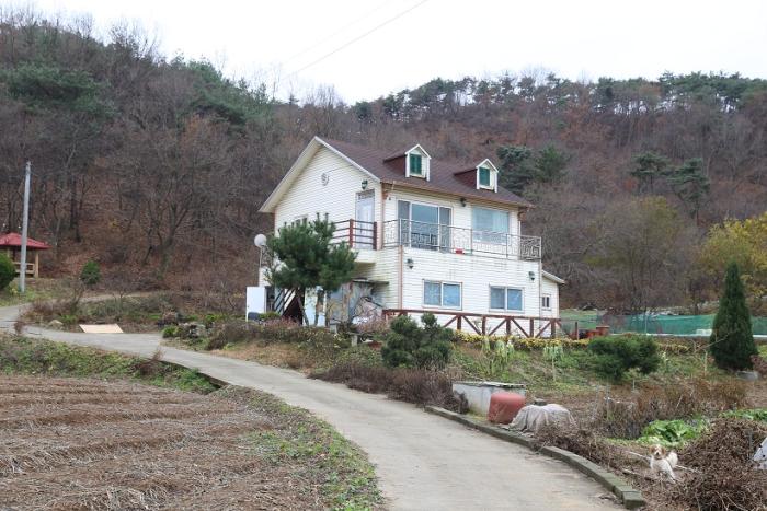 서산시 지곡면 장현리의 원양희 선생님의 자택.