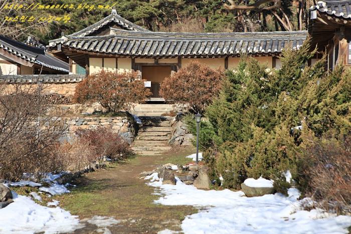 조선시대 양반가옥, 논산 명재고택의 설경을 만나다 사진
