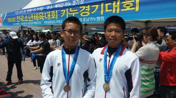 사진 왼쪽부터 서령중 김금용, 이재희 카누 선수.