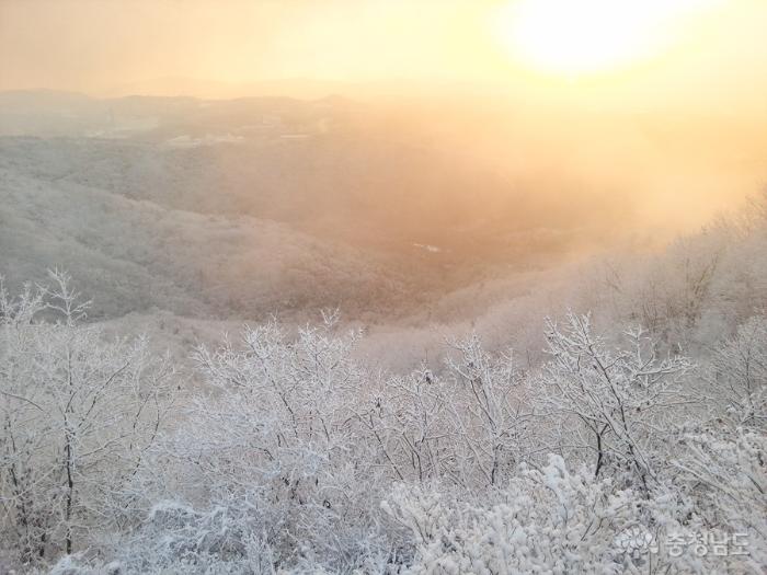 아산 영인산 눈꽃세상 사진
