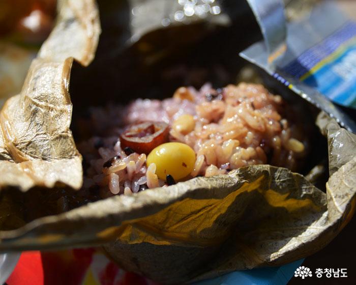 신야춘추에서 제공한 연잎밤은 영양밥으로 입맛을 끌었다.