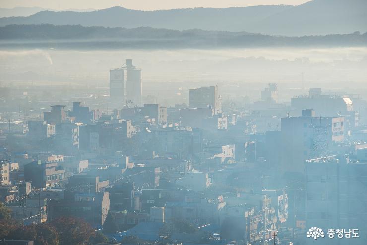 새벽잠에서 깨어나는 도시 홍성 사진