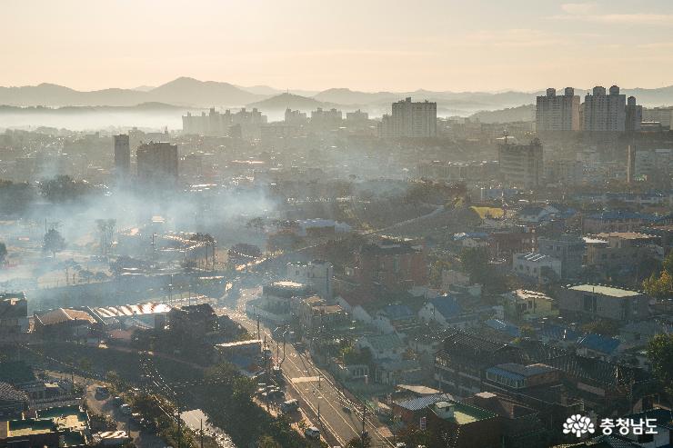 새벽잠에서 깨어나는 도시 홍성 사진