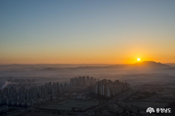 겨울 맞이한 내포신도시의 아침 사진