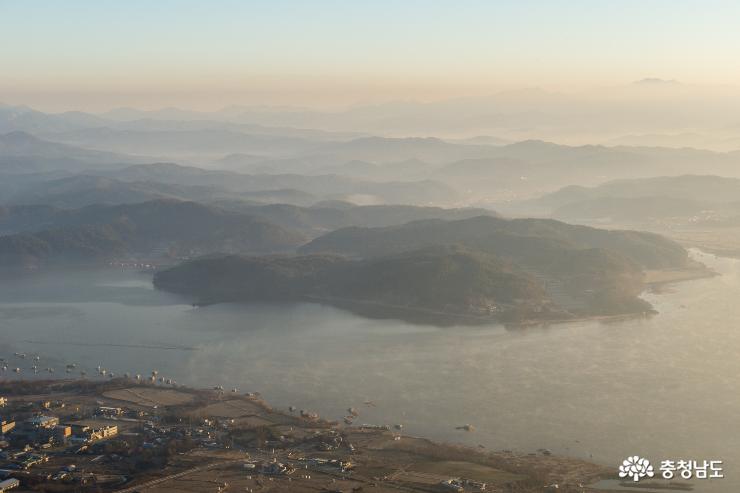 봉수산에서 내려본 예당저수지 사진