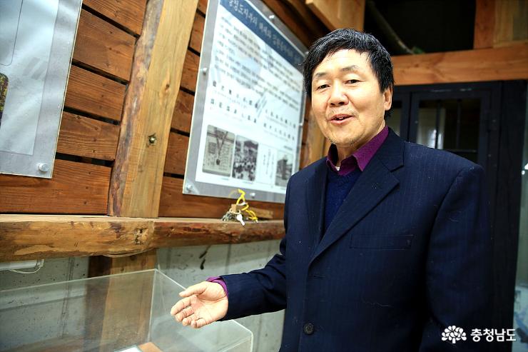 오늘날 우리 국민들 모두 극일을 통해 나라의 정기를 바로세워야 한다고 말하는 김경식 선생.