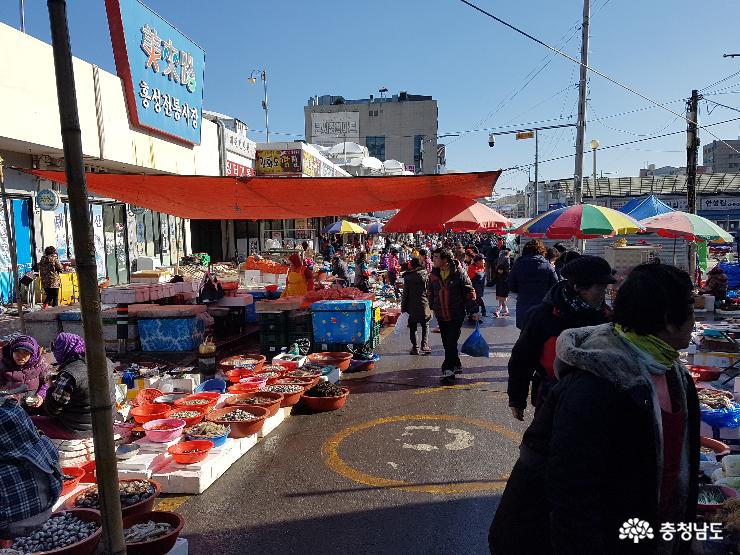 1월 16일 한파속에서도 북적이는 홍성 전통시장