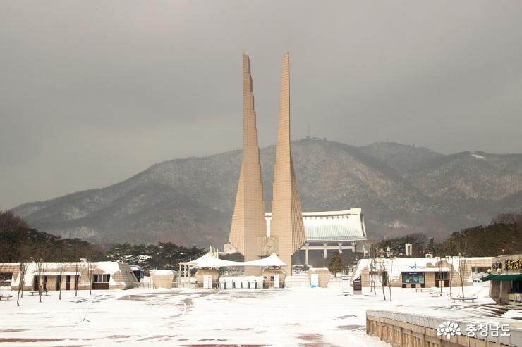 눈덮힌독립기념관의겨울풍경 3