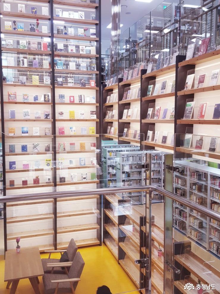 아산중앙도서관의 이색적인 공간  
