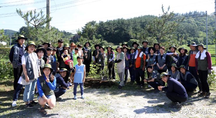 자원봉사로 창립 기념식 대신한 천리포수목원