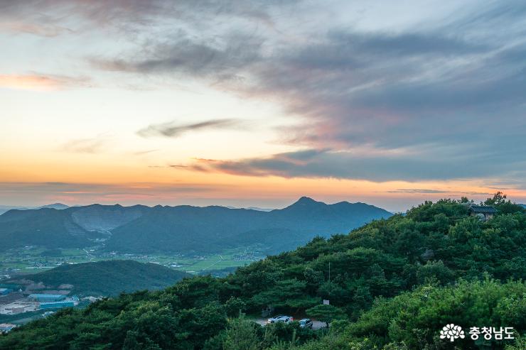 쉽게 올라 멋진 풍경 볼 수 있는 홍성 백월산 사진