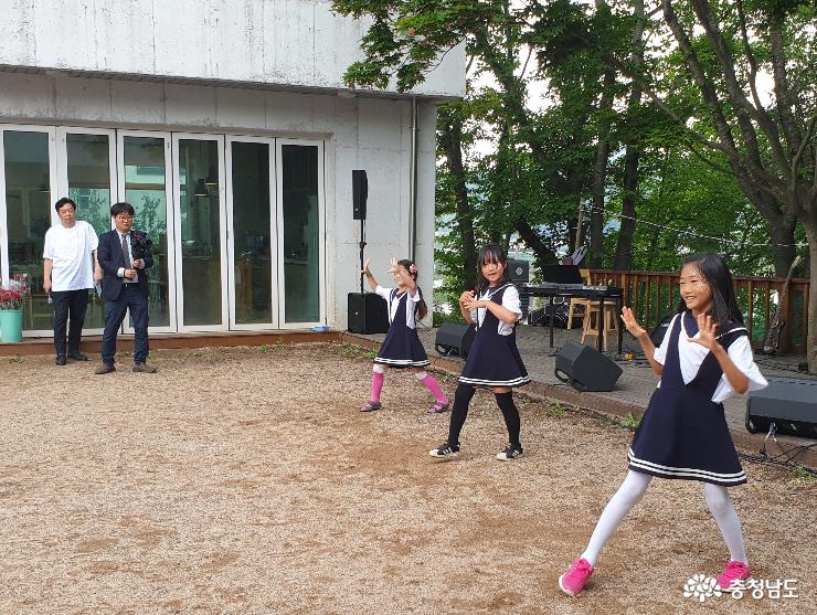 양승조 지사, 아이들의 천국, 주민주도형 마을공동체 '예꽃재마을'을 가다