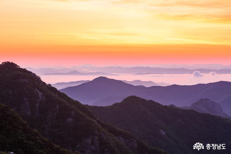 계룡산 국립공원의 아침 사진