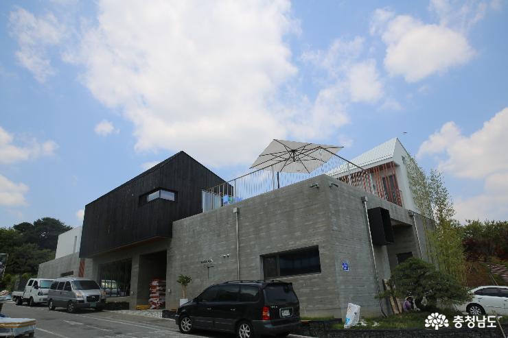 논산의 명소로 자리하게 될 김홍신 문학관 4