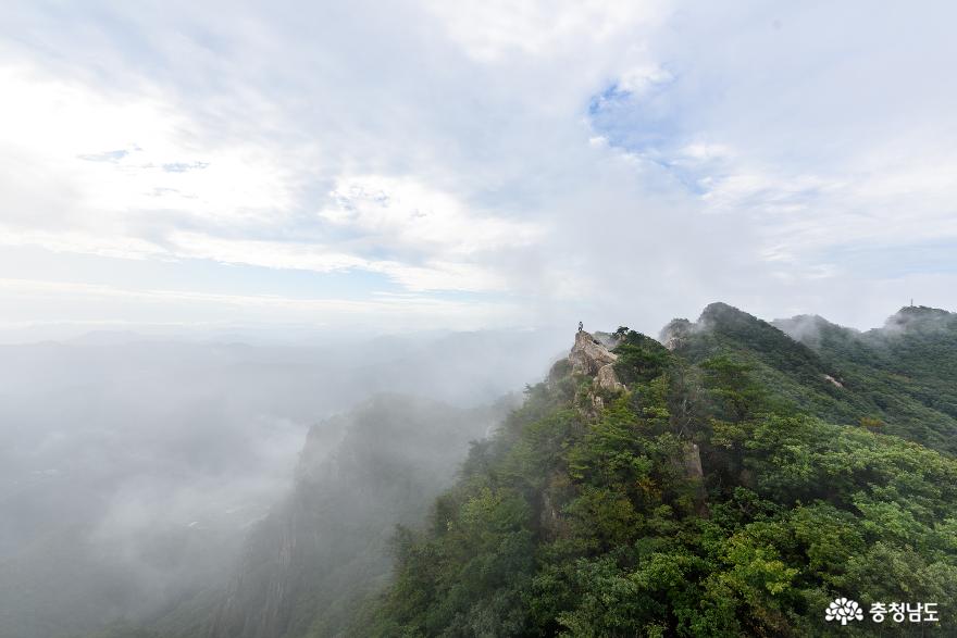 태풍이 지나간 대둔산의 아침 풍경 사진