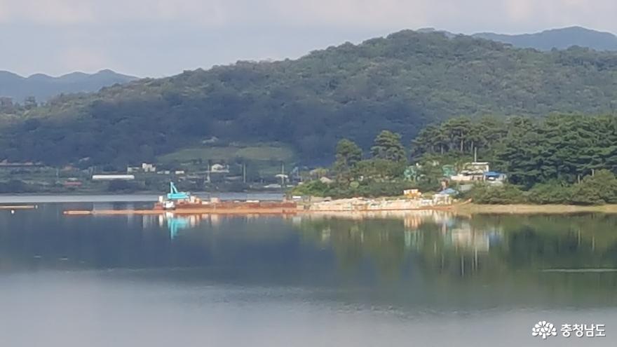 출렁다리 공사 진행중인 모습