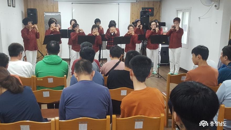생활개선천안시연합회, 복지시설에 아름다운 음악 선사! 1