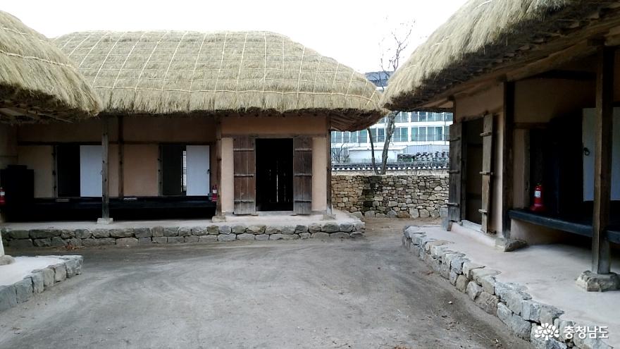 매헌 윤봉길 의사를 기리다, 예산 충의사 22
