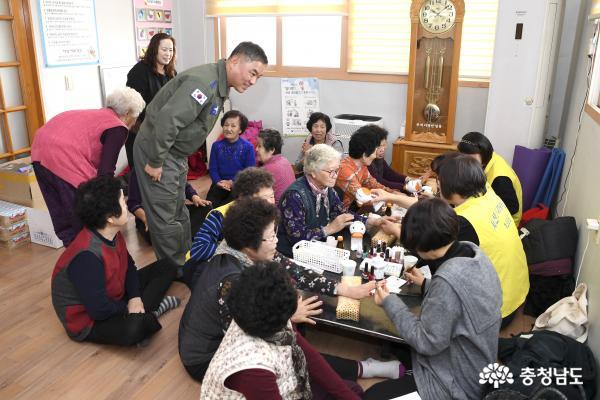 “꼭 내 손자 같은 장병들, 정말 고마워요”