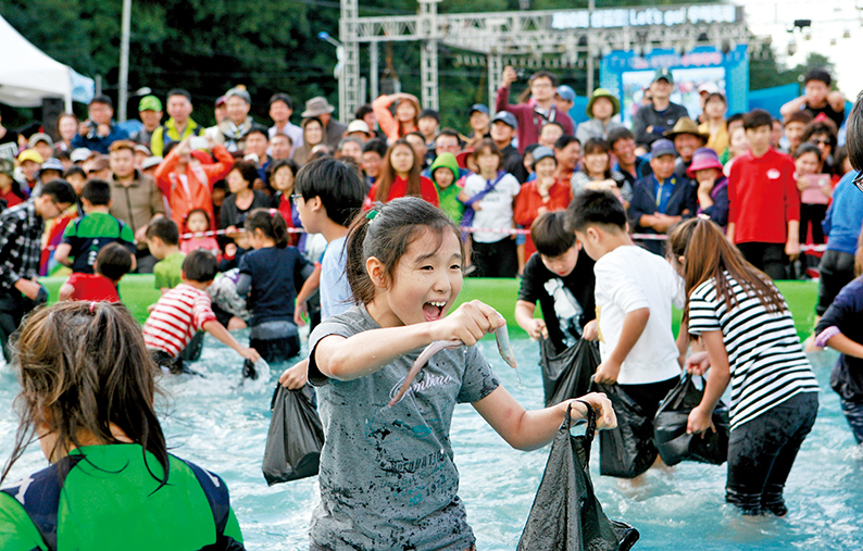 지난해 개최된 서산 삼길포우럭축제 모습