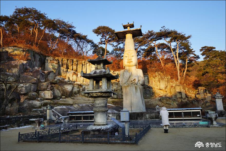 충남 논산에는 관광지가 많지요. 특히 논산8경은 어느 곳을 가도 멋지단 말이 나오고 걷기 좋고 힐링의 장소라는 것을 몸으로 알게 됩니다.