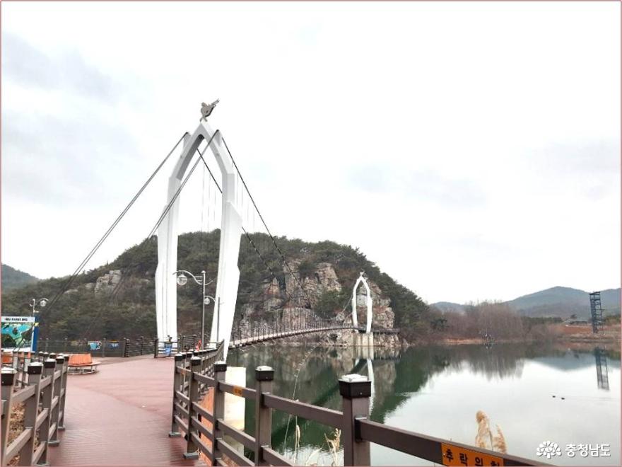 부여에 멋진 출렁다리가 있어요 사진