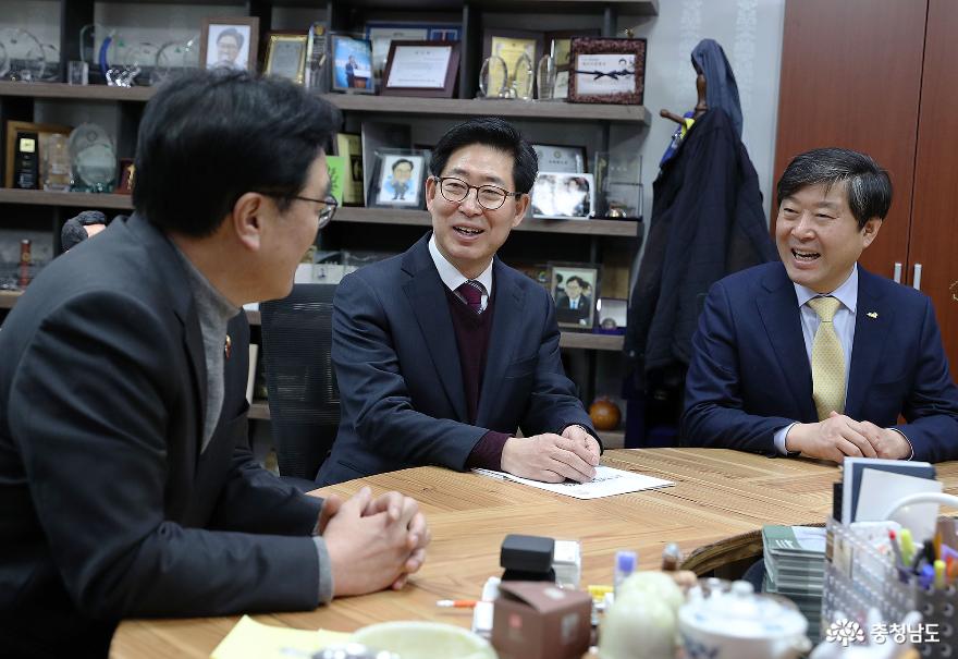 "220만 혁신도시 염원" 국회에 전했다 4