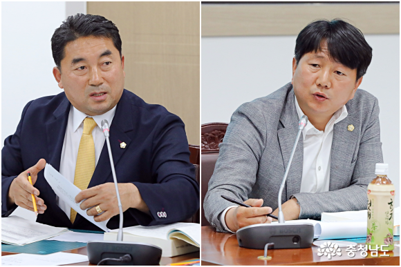 지난 2019년 계룡시의회 행정사무감사에서 이청환 의원과 강웅규 의원이 집행부를 상대로 질의하고 있는 모습