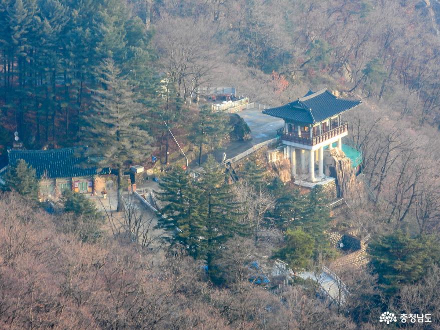 운해가 흐르는 대둔산의 봄 사진