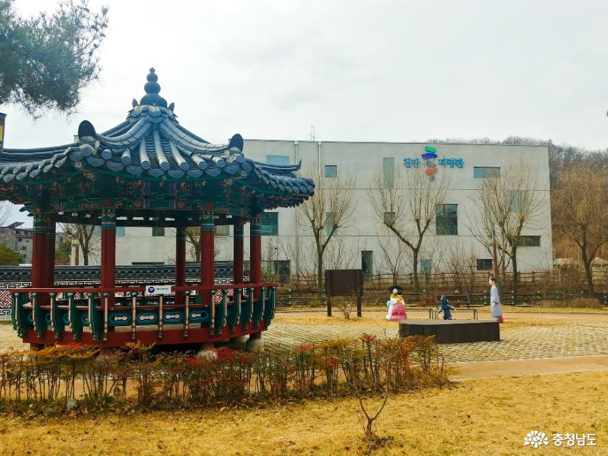 천안 흥타령관의 뒤쪽