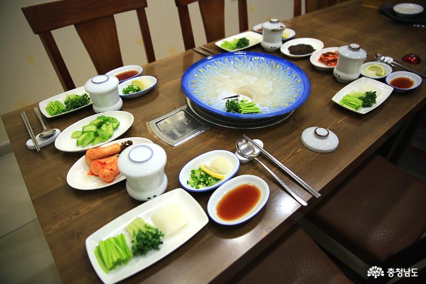 "복 요리 먹고 복 받으세요", 된장 넣은 복요리 특허 천안 '까치복집' 사진