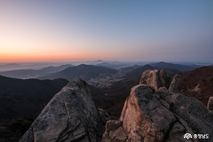 밤하늘 별이 빛나던 가야산의 새벽풍경 사진