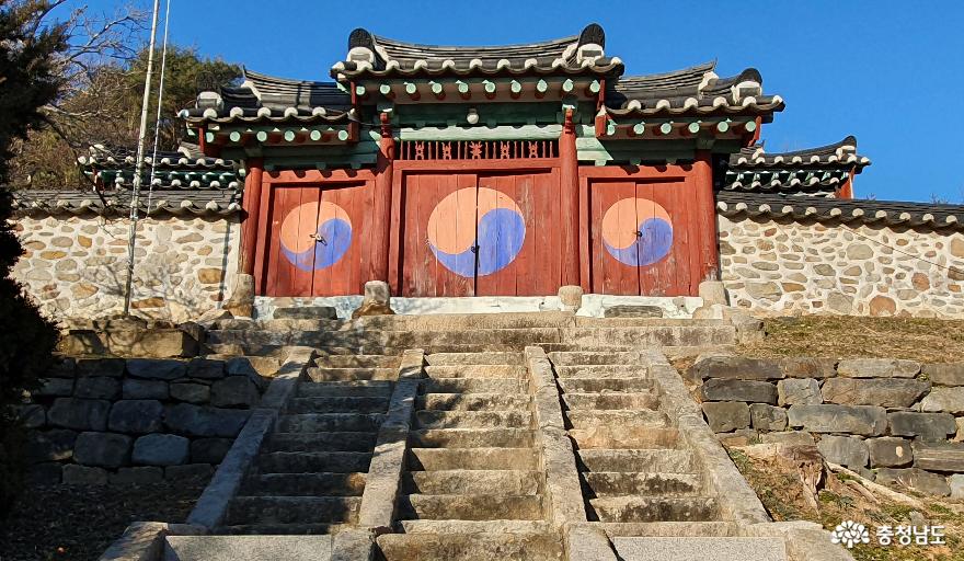 충남 예산 덕산향교 내삼문.  