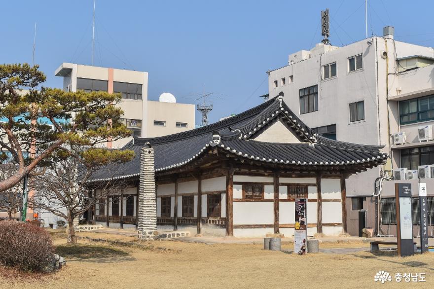 과거와현재가공존하는홍주성조양문홍주아문안회당여하정 7