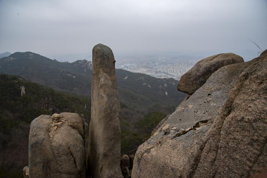 용봉산 솟대바위