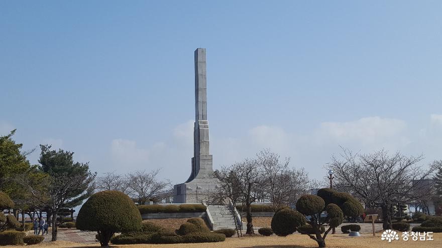 삽교천 농업개발 기념탑