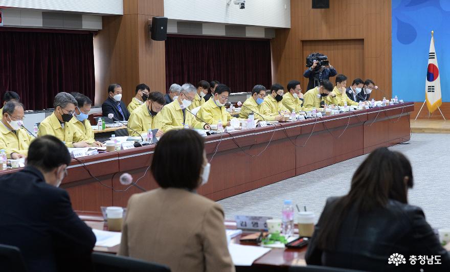 “‘유동성 함정’ 진입…명목소득 3조 감소” 4