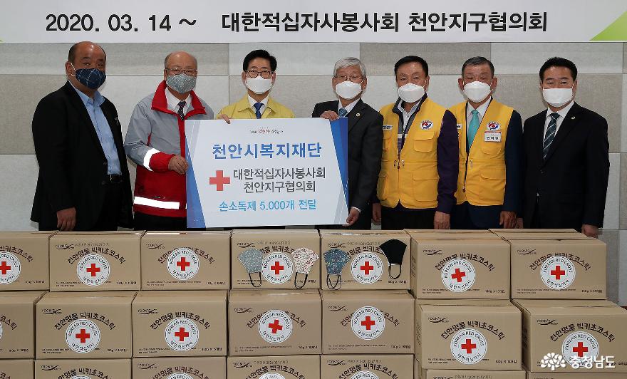 면 마스크 제작 현장 찾아 봉사활동 펼쳐 3
