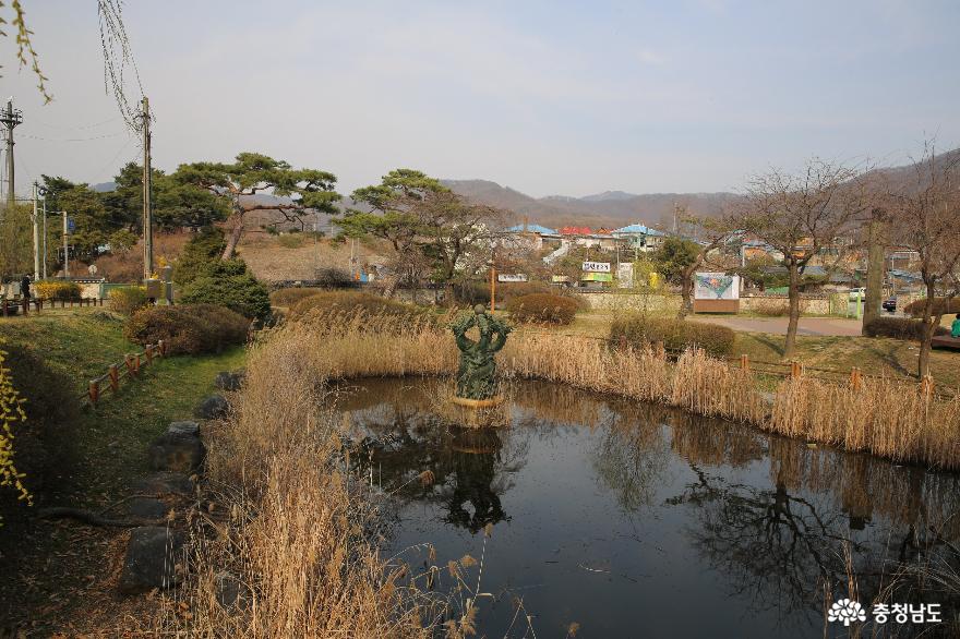 조용하면서 한적하게 감상한  천안 삼거리공원의 물그림자 사진