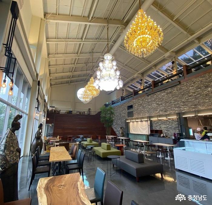 충남 최대 규모 ‘화수목 구공 베이커리 카페’ 리뉴얼 오픈