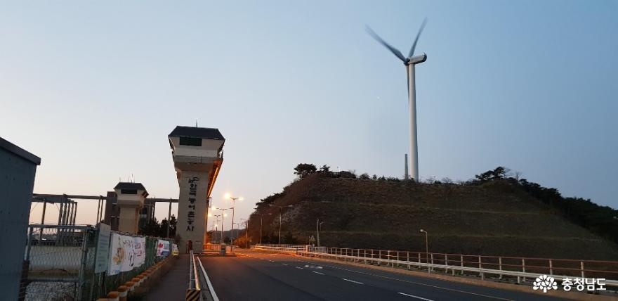 남당리 해안도로를 달리던 중 만난 풍역 발전기 3